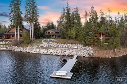 216 Hereford Pl, Donnelly, ID 83615
