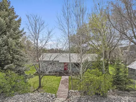 19591 Queens Crown Rd # A, Carey, ID 83320
