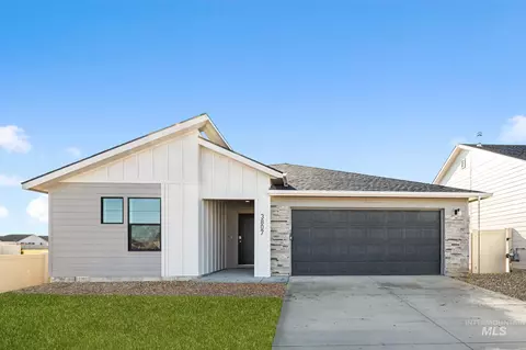7128 E Marble Springs Dr, Nampa, ID 83687