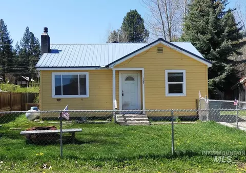 109 S Idaho St, Cascade, ID 83611