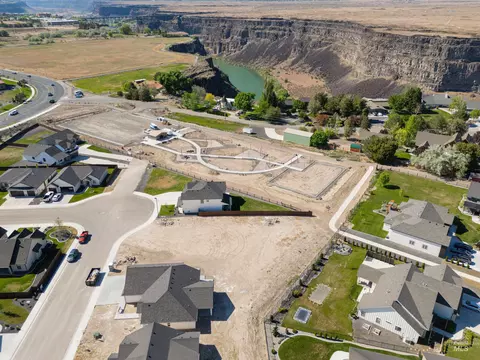 1660 Tule Dr, Twin Falls, ID 83301