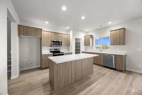 Kitchen - 2519 W Fallon Lp, Nampa, ID 83651 photo 3 of 7
