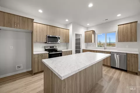 Kitchen - 2519 W Fallon Lp, Nampa, ID 83651 photo 2 of 7