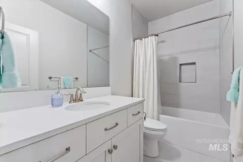 Bath - 7310 W Palamas Dr, Eagle, ID 83616 photo 1 of 7