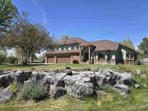 3228 Meadow Ridge Ln, Twin Falls, ID 83301