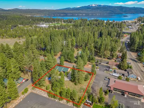 300 Floyde St, Mccall, ID 83638