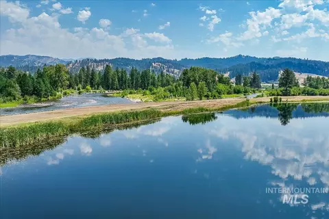 35 Wapiti Ct, Garden Valley, ID 83622