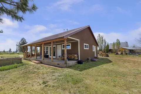 Exterior - 70 E Prairie Rd, Prairie, ID 83647 photo 4 of 10