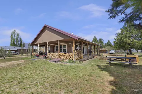 Exterior - 70 E Prairie Rd, Prairie, ID 83647 photo 3 of 10