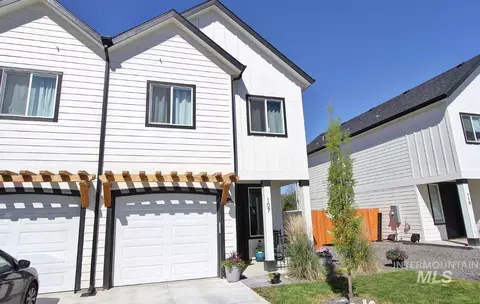 107 N Trifecta Ln, Nampa, ID 83651