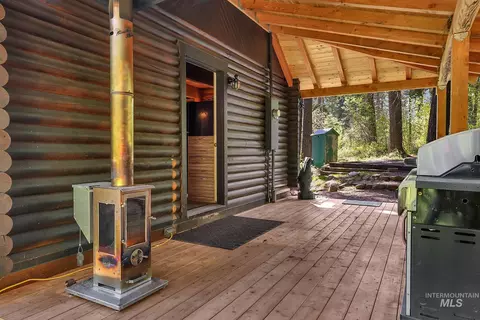 Exterior - 1221 Fox Rd, Cascade, ID 83611 photo 5 of 24