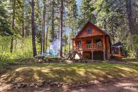 1221 Fox Rd, Cascade, ID 83611