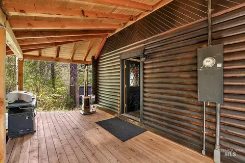 Exterior - 1221 Fox Rd, Cascade, ID 83611 photo 6 of 24
