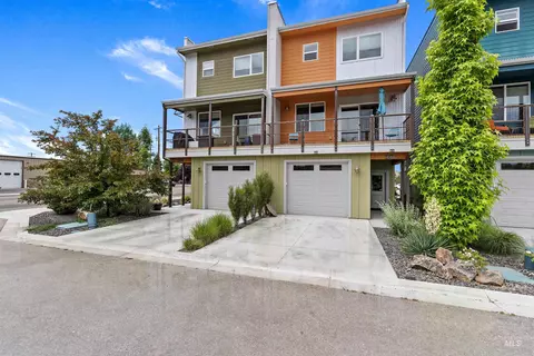 4068 N Adams, Garden City, ID 83714
