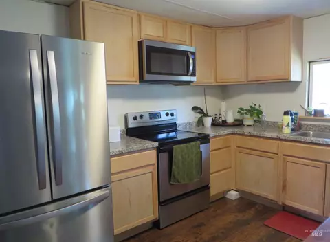 Kitchen - 937 Indianhead Rd, Weiser, ID 83672 photo 1 of 3