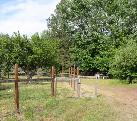 Exterior - 937 Indianhead Rd, Weiser, ID 83672 photo 9 of 9