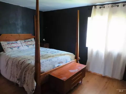 Bedroom - 937 Indianhead Rd, Weiser, ID 83672 photo 3 of 4