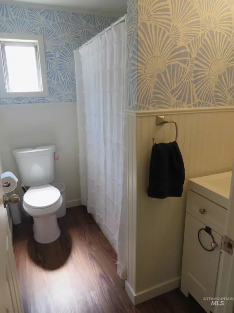Bath - 937 Indianhead Rd, Weiser, ID 83672 photo 1 of 3