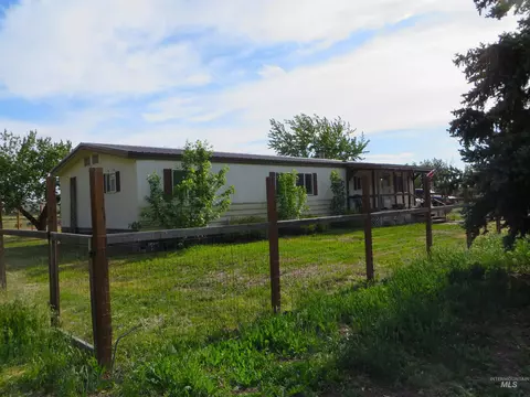 Exterior - 937 Indianhead Rd, Weiser, ID 83672 photo 3 of 9