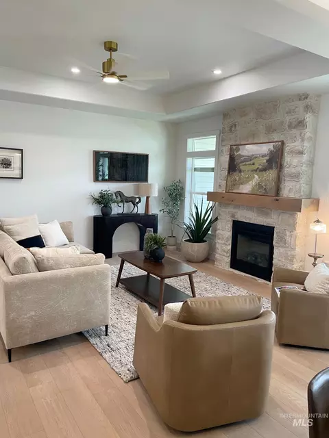 Living - 783 Kamiah Rd, Twin Falls, ID 83301 photo 3 of 3