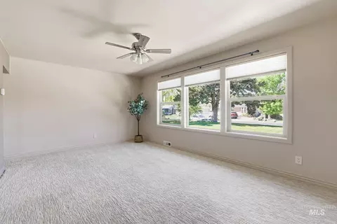 Living - 1984 Maple Ave, Twin Falls, ID 83301 photo 1 of 3