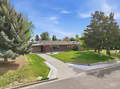 Exterior - 1984 Maple Ave, Twin Falls, ID 83301 photo 8 of 13