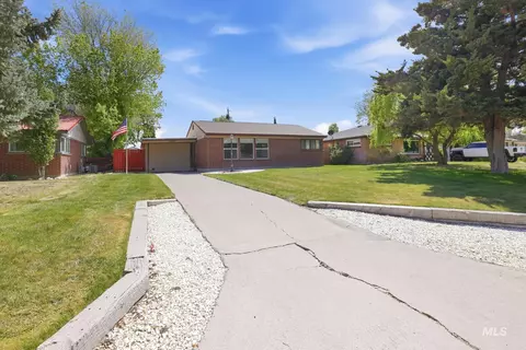 Exterior - 1984 Maple Ave, Twin Falls, ID 83301 photo 4 of 13