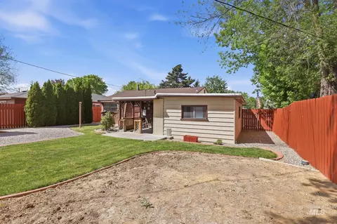 Exterior - 1984 Maple Ave, Twin Falls, ID 83301 photo 9 of 13