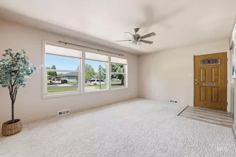 Living - 1984 Maple Ave, Twin Falls, ID 83301 photo 3 of 3