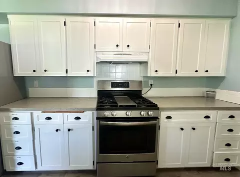 Kitchen - 144 Lloyd Ave, Weiser, ID 83672 photo 3 of 4