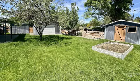 Exterior - 144 Lloyd Ave, Weiser, ID 83672 photo 2 of 7