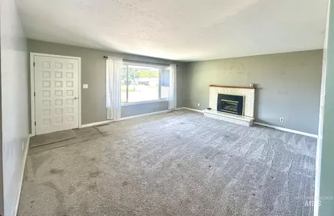 Living - 144 Lloyd Ave, Weiser, ID 83672 photo 1 of 1