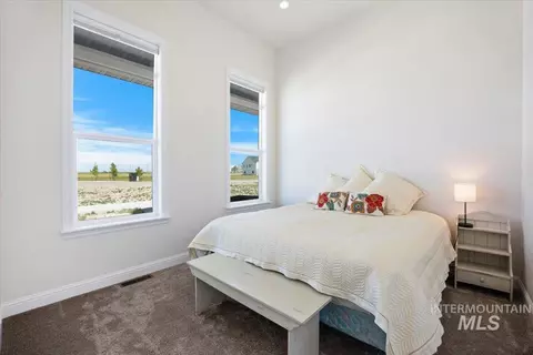 Bedroom - 162 S 250 Ln, Rupert, ID 83350 photo 2 of 4