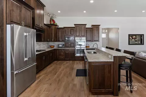 Kitchen - 162 S 250 Ln, Rupert, ID 83350 photo 3 of 4