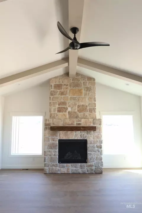 Living - 563 S 80 E, Jerome, ID 83338 photo 1 of 2
