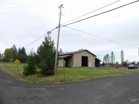774 Pleasant Acre Dr, Weippe, ID 83553