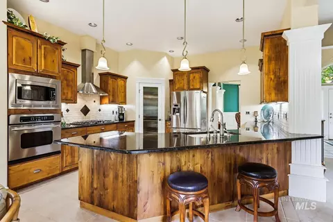 Kitchen - 536 W Bogus View Dr, Eagle, ID 83616 photo 1 of 2