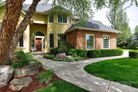 536 W Bogus View Dr, Eagle, ID 83616