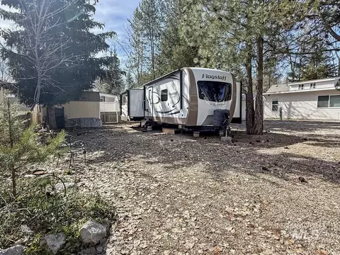 45 A St, Cascade, ID 83611