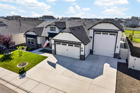 10231 W Trident Ridge Dr, Star, ID 83669