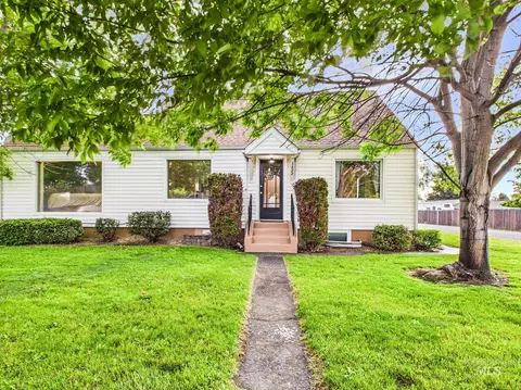 3422 6th St, Lewiston, ID 83501