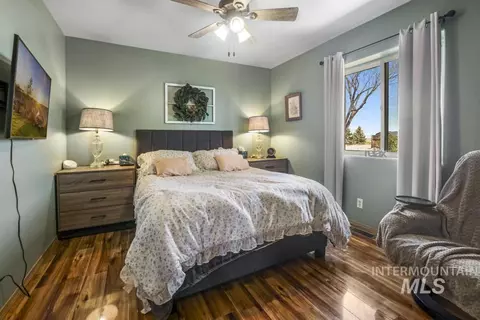 Bedroom - 2097 E 2500 N, Twin Falls, ID 83301 photo 2 of 3