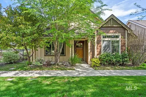 2763 E Deerhill Dr, Meridian, ID 83642