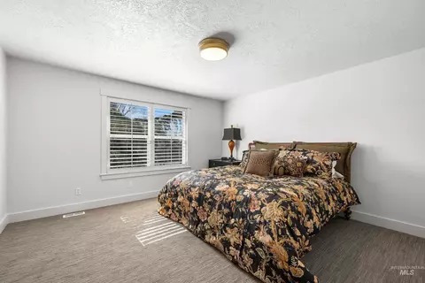 Bedroom - 1166 E Rivers End Dr, Eagle, ID 83616 photo 5 of 6