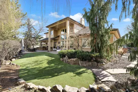1166 E Rivers End Dr, Eagle, ID 83616