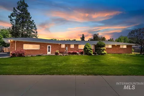 1810 N Maple Grv, Boise, ID 83704