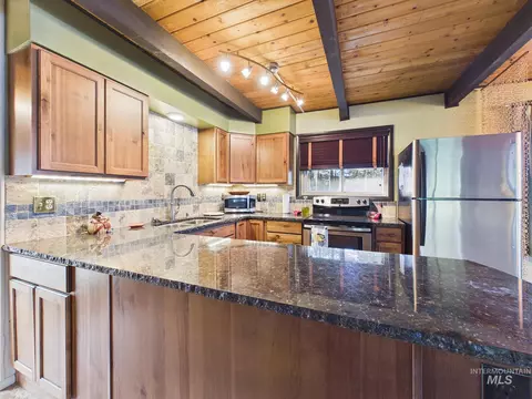 Kitchen - 4 Lem Ct, Cascade, ID 83611 photo 3 of 3