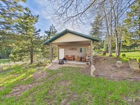 Exterior - 4 Lem Ct, Cascade, ID 83611 photo 11 of 14