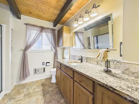 Bath - 4 Lem Ct, Cascade, ID 83611 photo 1 of 4