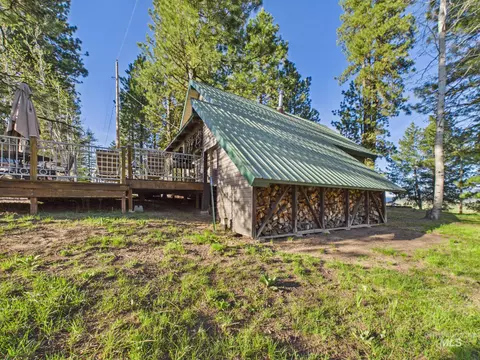 Exterior - 4 Lem Ct, Cascade, ID 83611 photo 10 of 14